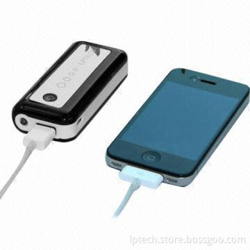 Power Bank with 5,600mAh Capacity, Made of Aluminum, Practical and Convenient with LED Torchlight